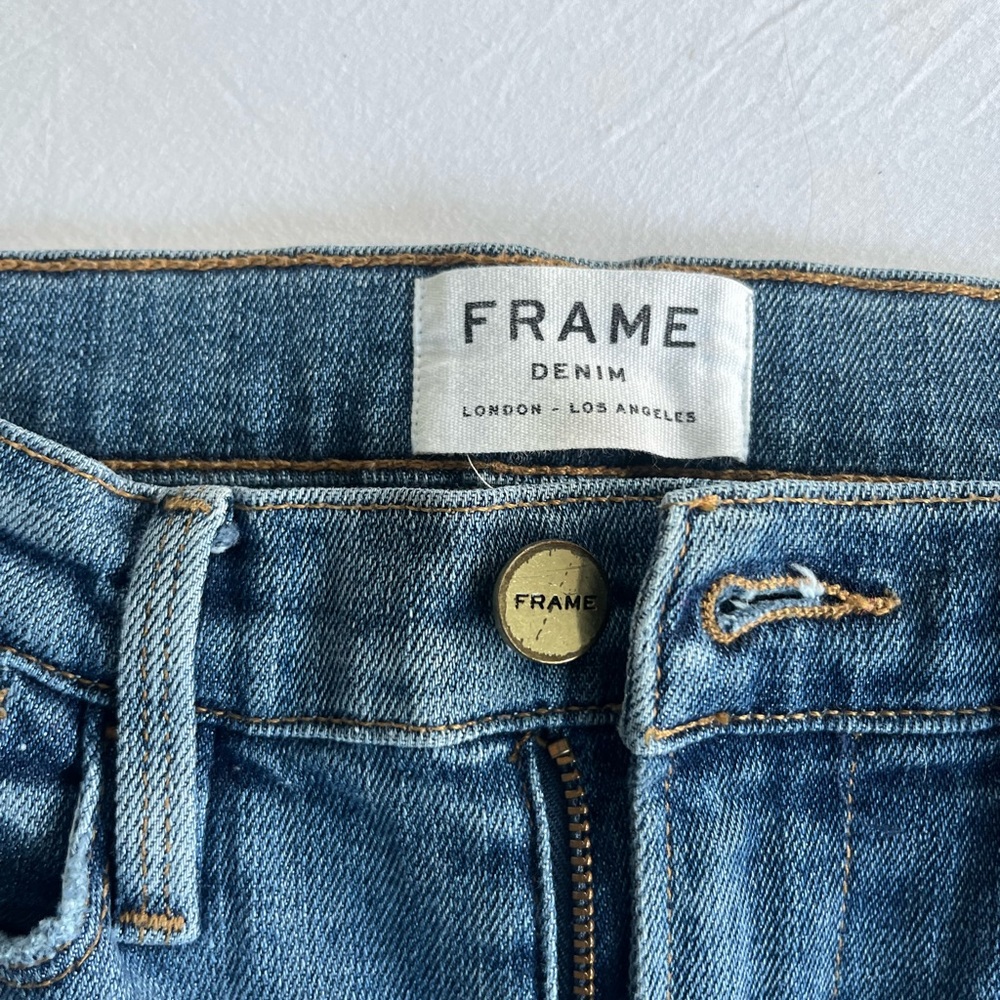 Frame le high straight jeans.